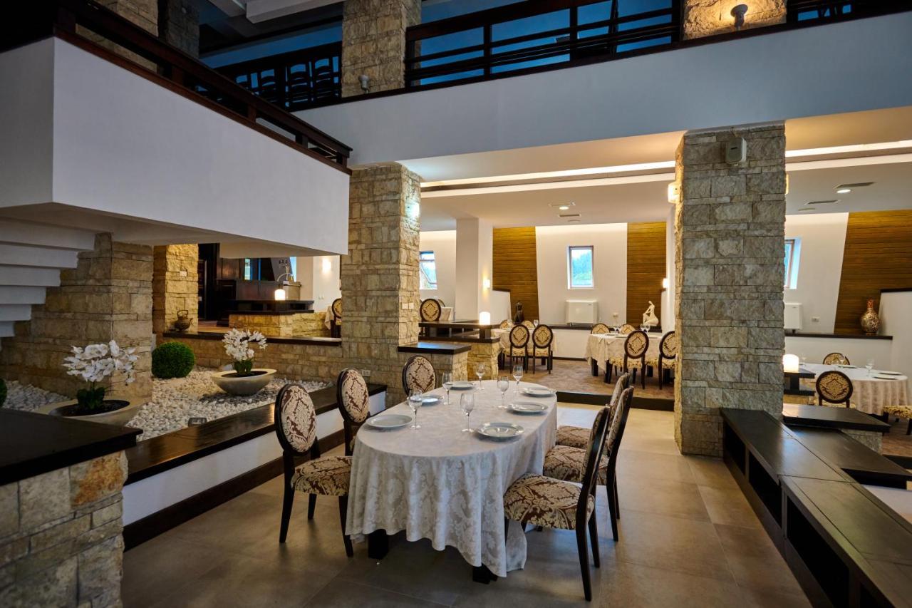 Hotel & Restaurant Sofia Sucevita Kültér fotó