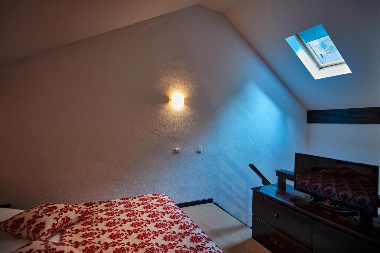 Hotel & Restaurant Sofia Sucevita Kültér fotó