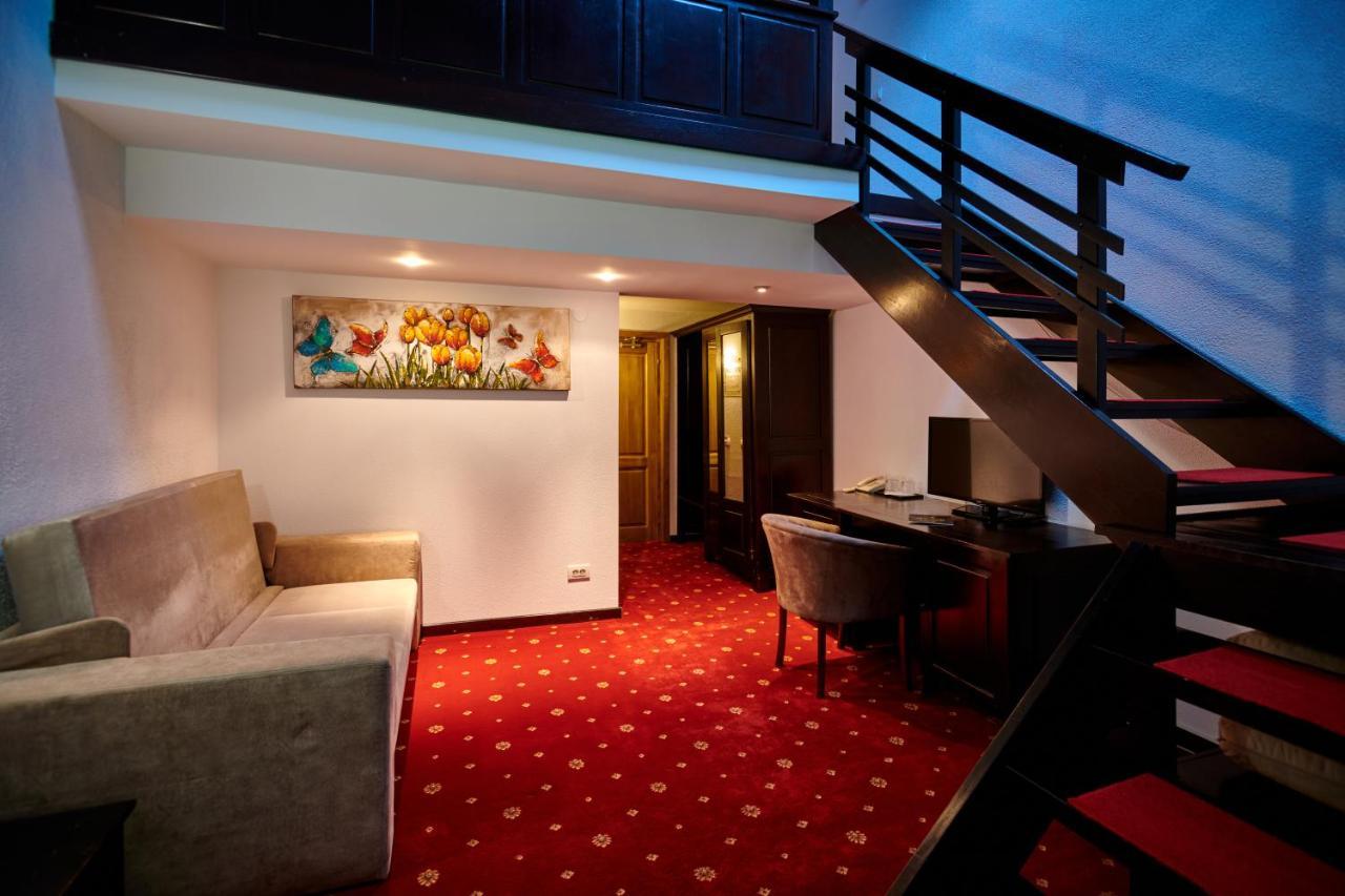 Hotel & Restaurant Sofia Sucevita Kültér fotó