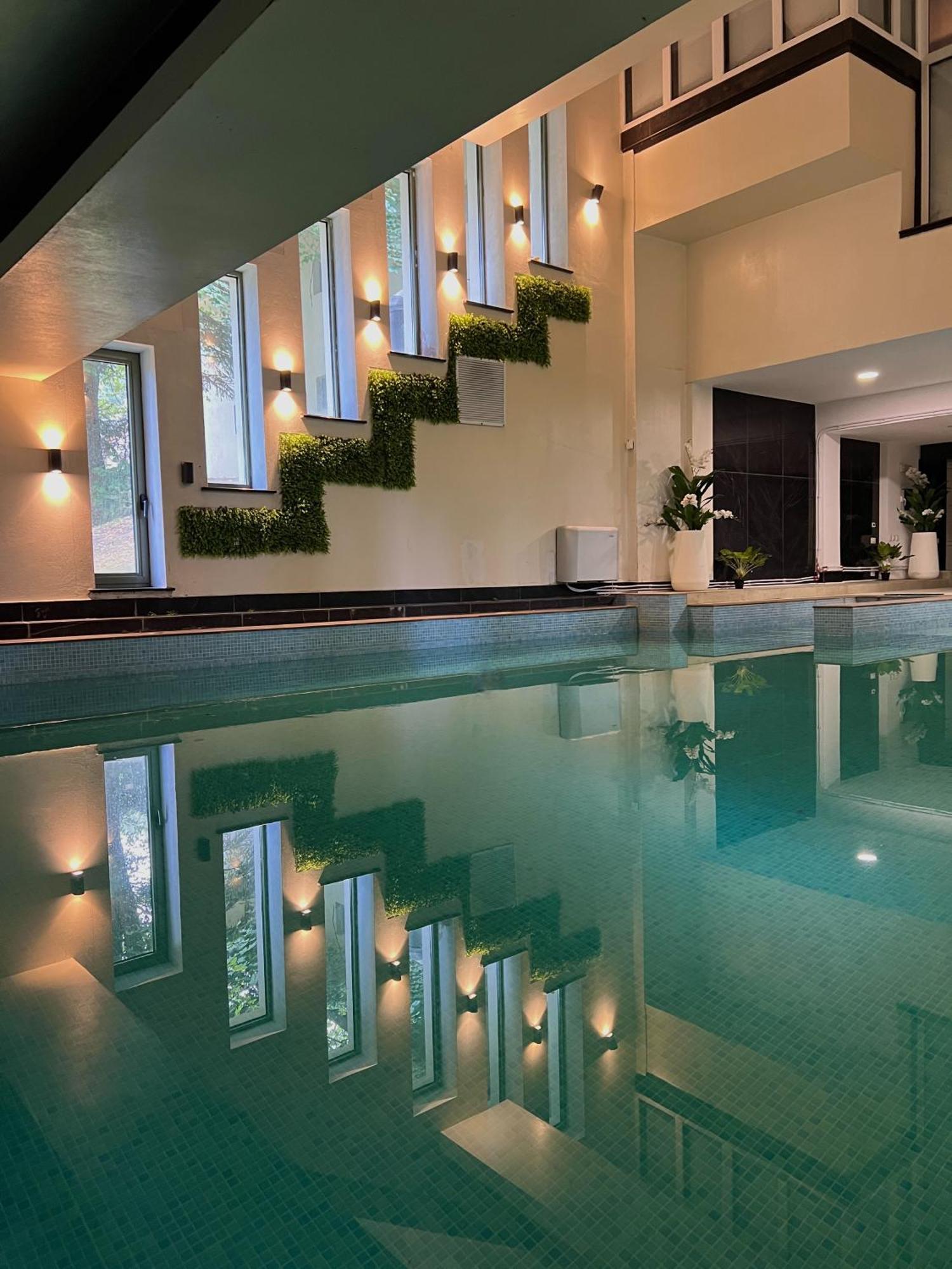 Hotel & Restaurant Sofia Sucevita Kültér fotó