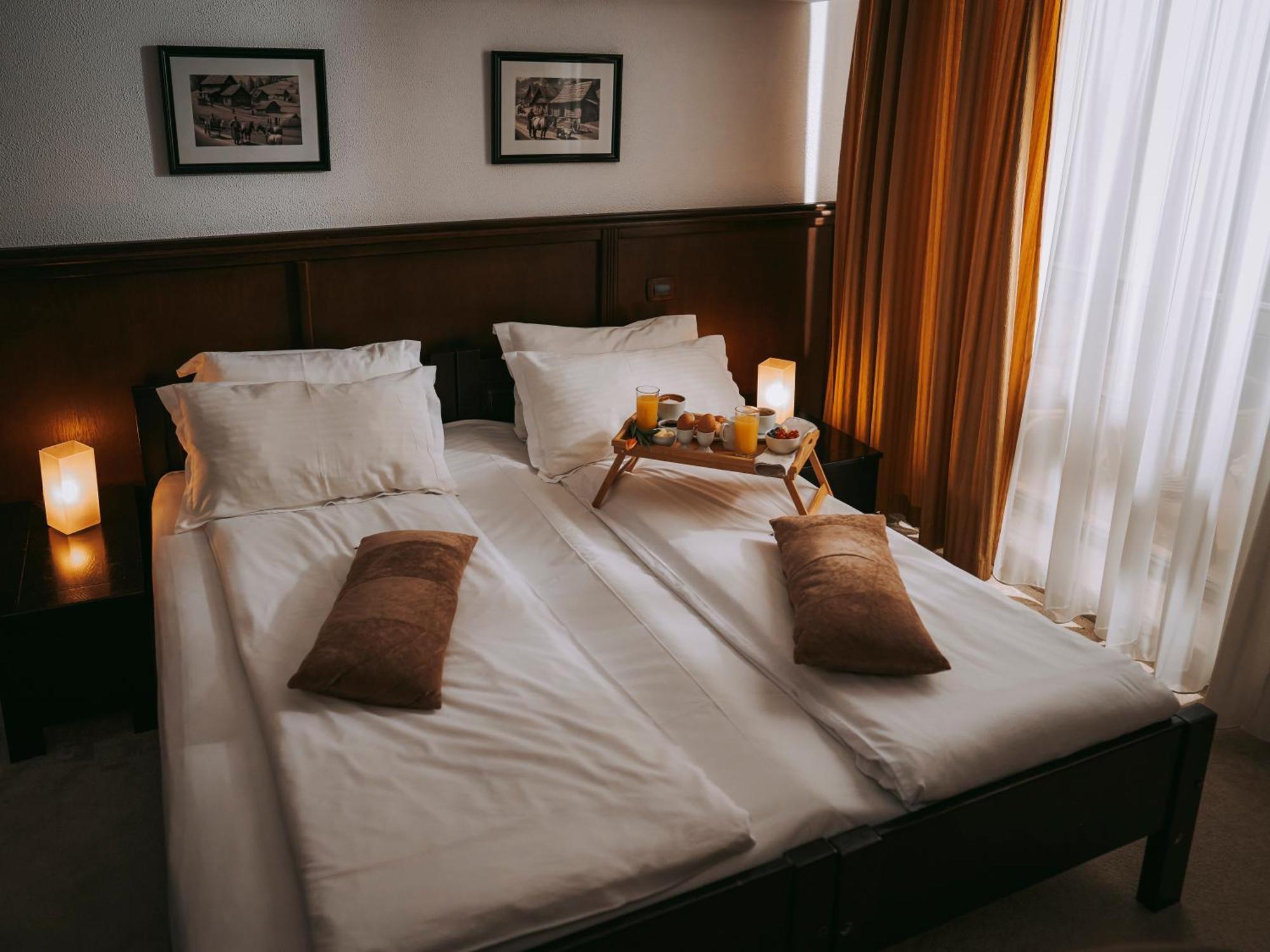 Hotel & Restaurant Sofia Sucevita Kültér fotó